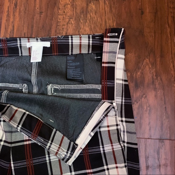 SOLD | H&M | Plaid Capri Slack - Picture 5 of 7